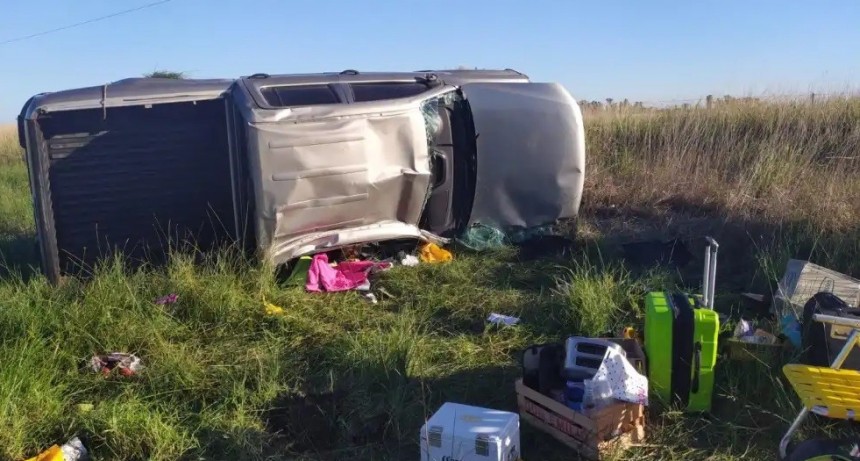 Tragedia en la Ruta 226: Murió una mujer al volcar una camioneta