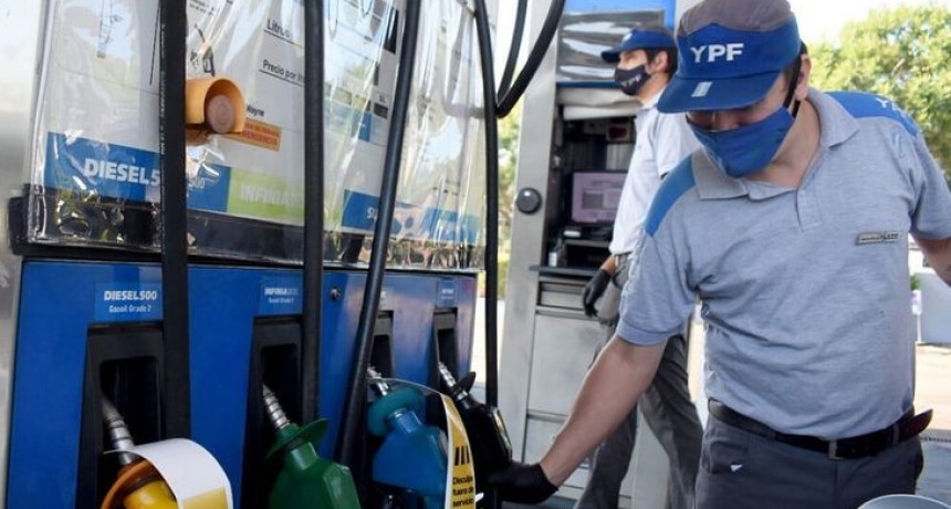 YPF aumentó los precios de los combustible un 4% desde esta madrugada